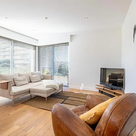 8 Saissy - 2 Bedroom Rooftop Terrace 10 Min Palais 公寓